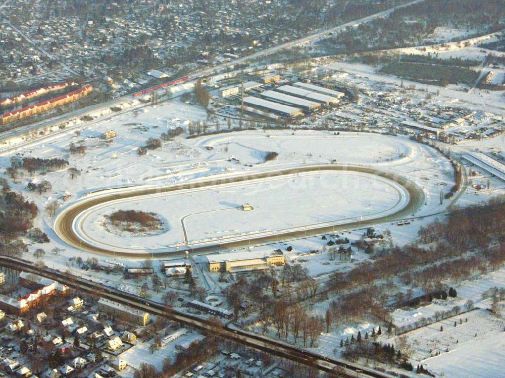 Aerial image Hoppegarten / Brandenburg - Winterlich verschneite Trabrennbahn in Hoppegarten / Brandenburg.