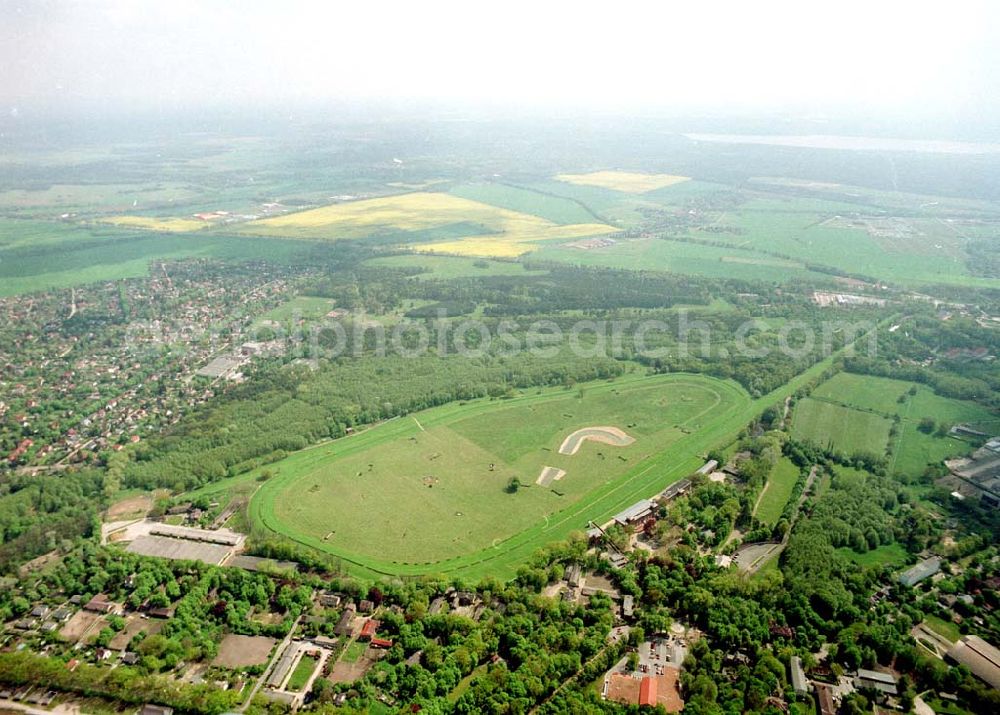 Aerial photograph Hoppegarten / Brandenburg - Trabrennbahn Hoppegarten mit neuer Innenbebauung.