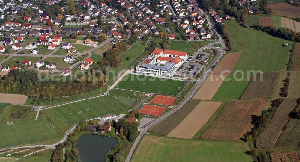 Zuzenhausen from the bird's eye view: Das Trainings- und Geschäftsstellenzentrum der TSG 1899 Hoffenheim am Dietmar-Hopp-Sportpark. Das moderne Trainingszentrum wurde im Herbst 2009 fertiggestellt. Im benachbarten Schlossgebäude wird die U23 betreut. The training center and offices of TSG 1899 Hoffenheim on Dietmar-Hopp-sports park.