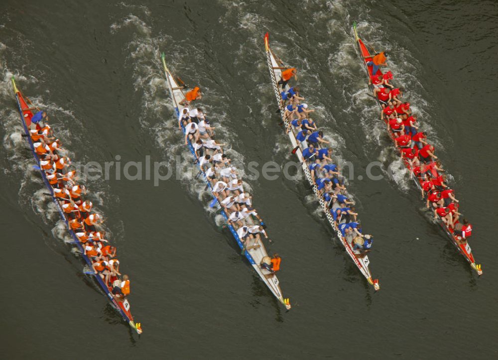 Witten from the bird's eye view: Blick auf ein Trainingscamp für Drachenbootrennen auf der Ruhr. The training camp for dragon boat races on the Ruhr.