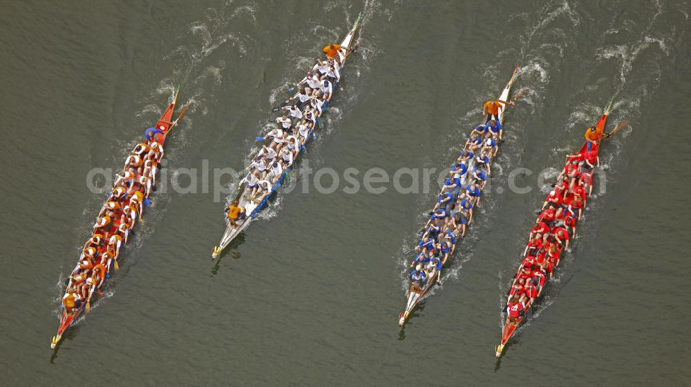 Witten from the bird's eye view: Blick auf ein Trainingscamp für Drachenbootrennen auf der Ruhr. The training camp for dragon boat races on the Ruhr.