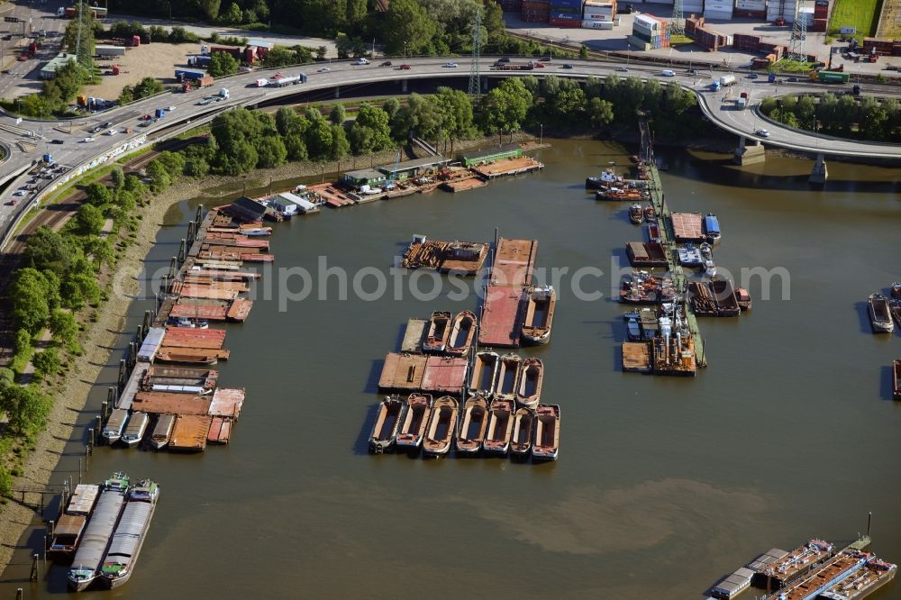 Hamburg from the bird's eye view: Trave harbour in Hamburg-Mitte / Steinwerder. A project of the Hamburg Port Authority HPA