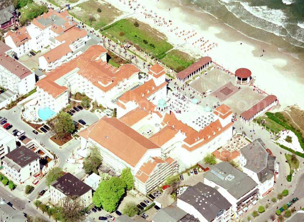 Binz auf Rügen / Mecklenburg - Vorpommern from the bird's eye view: TRAVEL CHARME HOTEL / ehem. Kurhaus Binz auf Rügen. BINZ 10.Mai 2002 Kontakt über: TRAVEL CHARME HOTELS Geschäftsleitung Herr Pöthke Grolmannstraße 40 10623 BERLIN