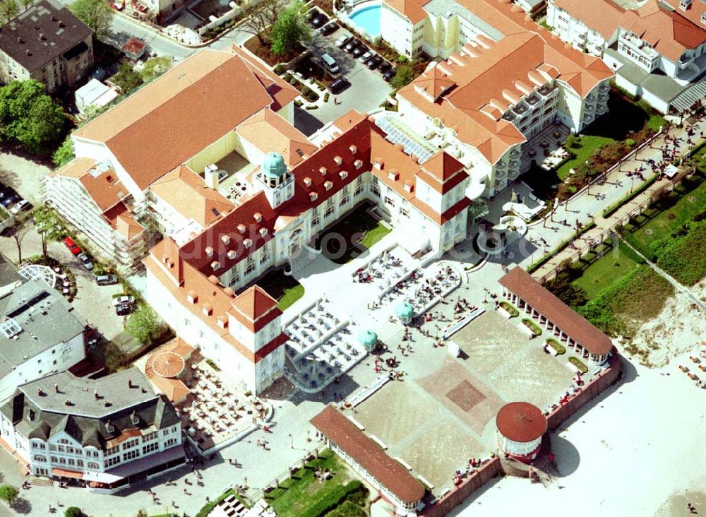 Aerial photograph Binz auf Rügen / Mecklenburg - Vorpommern - TRAVEL CHARME HOTEL / ehem. Kurhaus Binz auf Rügen. BINZ 10.Mai 2002 Kontakt über: TRAVEL CHARME HOTELS Geschäftsleitung Herr Pöthke Grolmannstraße 40 10623 BERLIN