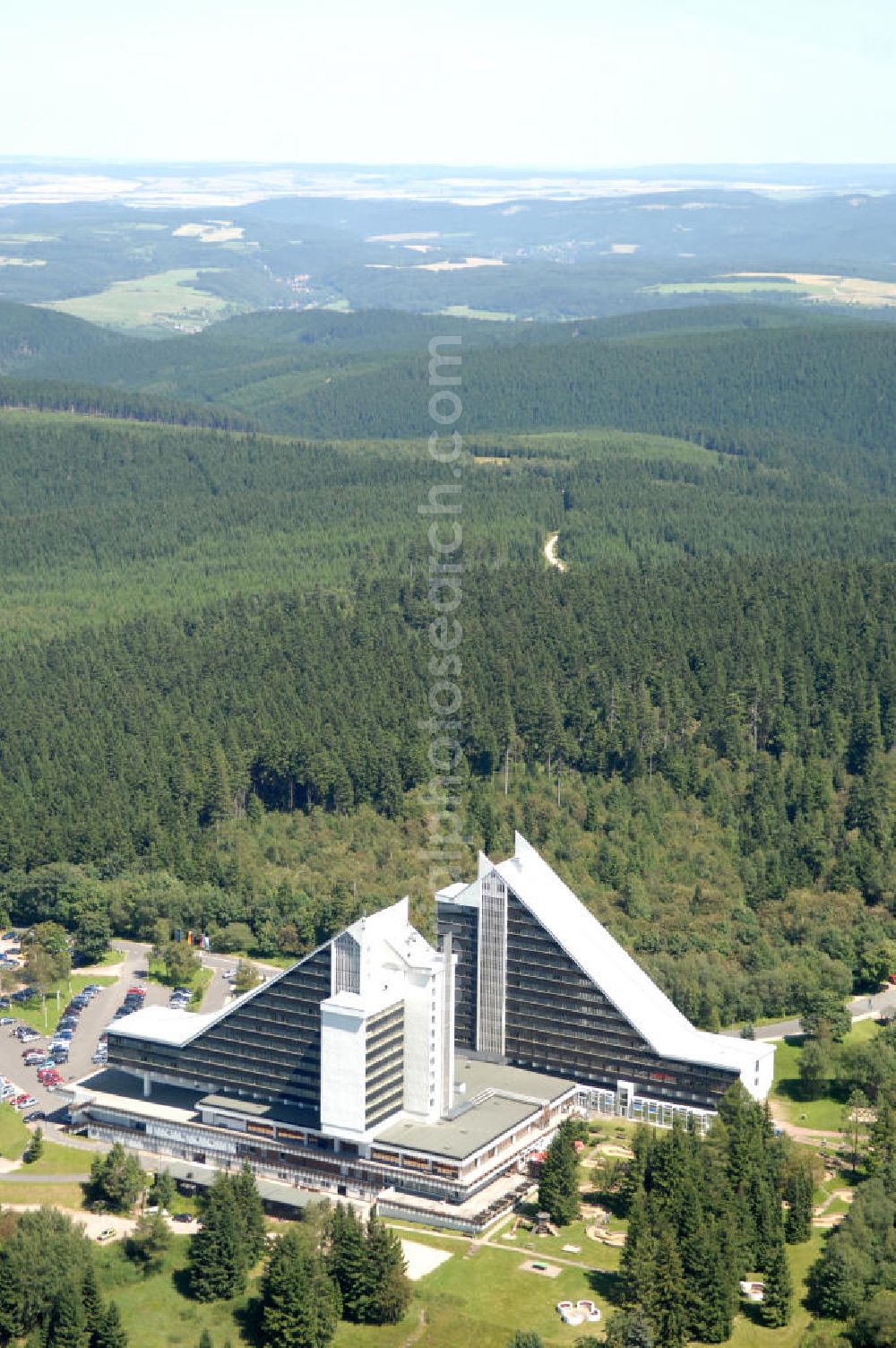 Aerial image Oberhof - Blick auf das TREFF Hotel Panorama mit Sportzenter in Oberhof ist ein 3-Sterne Hotel. In dem Hotel gibt es verschiedene Restaurants und eine hauseigene Theken-Musik-Kneipe Waldmarie.