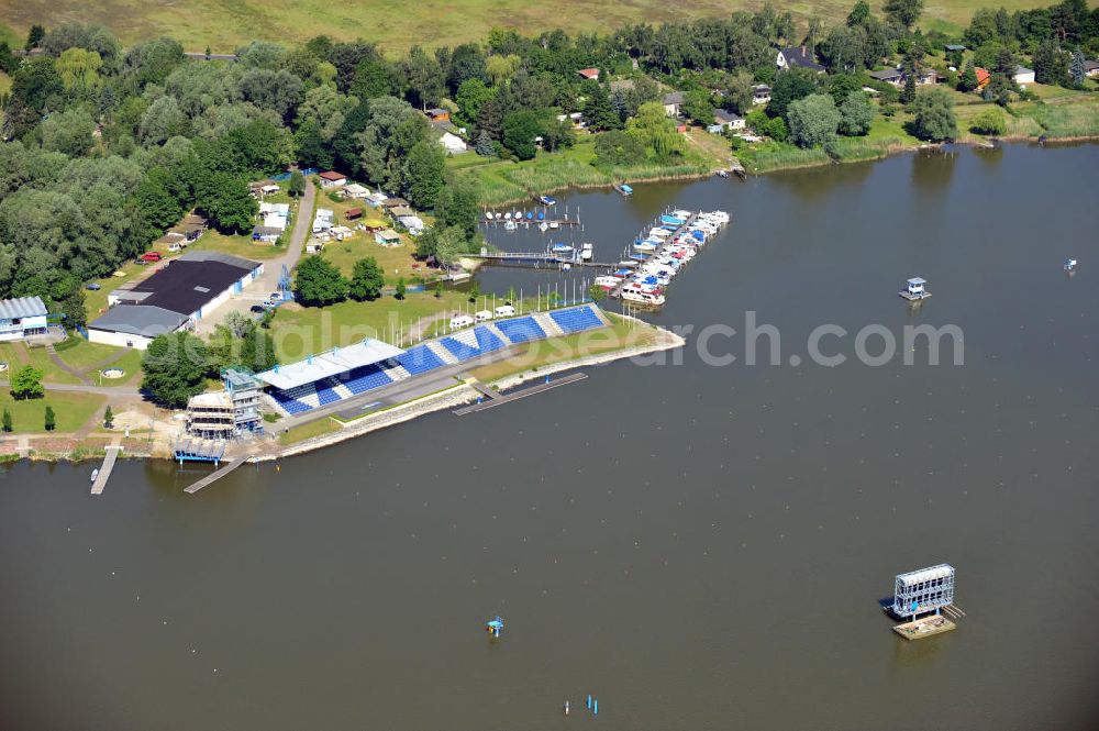 Aerial photograph Brandenburg - Tribüne der Regattastrecke Beetzsee bei Brandenburg an der Havel. Die Strecke ist für Ruderboote, Kanus und Drachenboot gedacht und wird ausgebaut, damit mehr Boote zeitgleich an Wettkämpfen teilnehmen können. The terrace of the regatta course Beetzsee, which is going to be enlarged. It is meant to be used by skiffs, canoes and dragonboats.