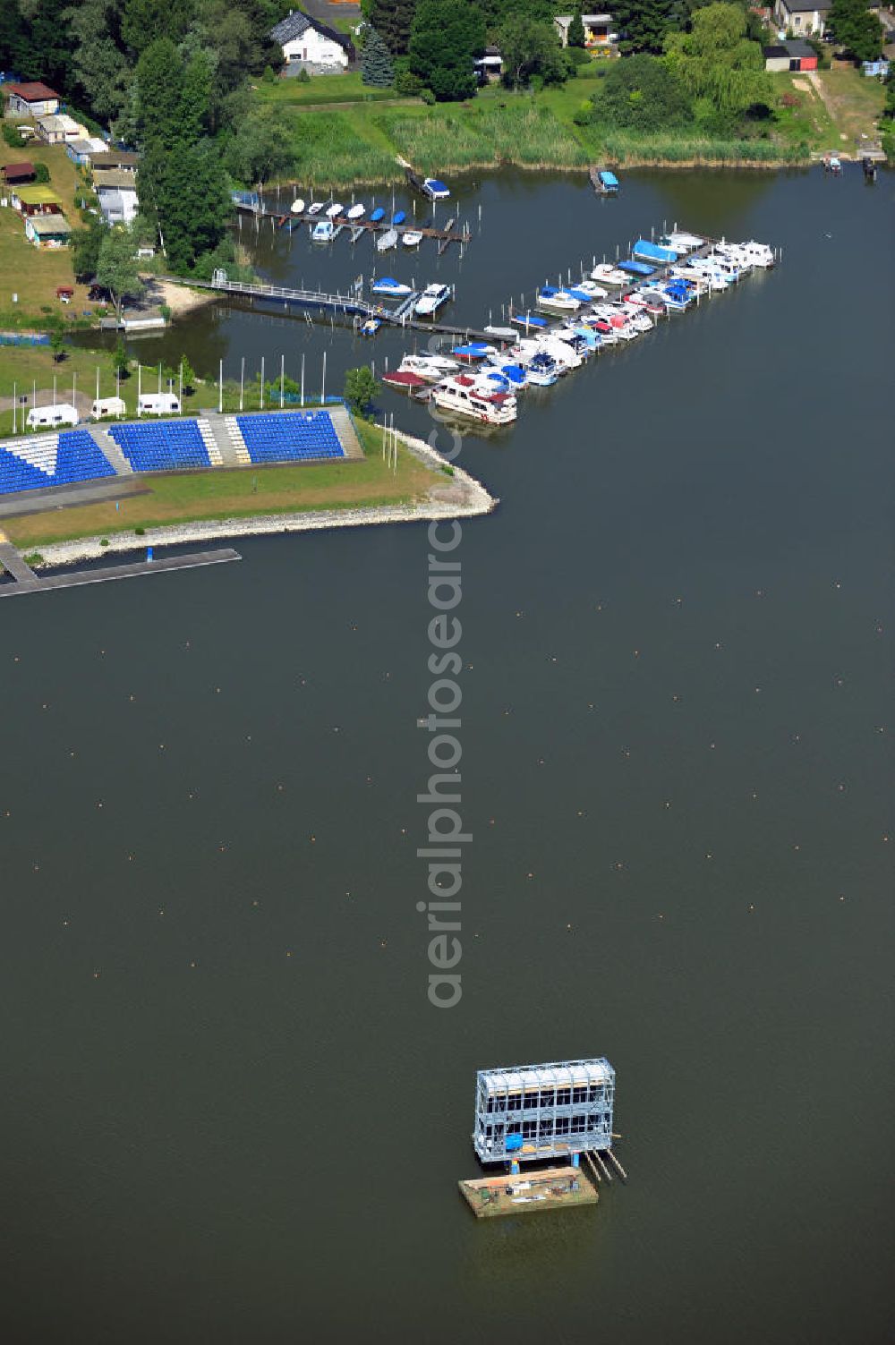 Brandenburg from the bird's eye view: Tribüne der Regattastrecke Beetzsee bei Brandenburg an der Havel. Die Strecke ist für Ruderboote, Kanus und Drachenboot gedacht und wird ausgebaut, damit mehr Boote zeitgleich an Wettkämpfen teilnehmen können. The terrace of the regatta course Beetzsee, which is going to be enlarged. It is meant to be used by skiffs, canoes and dragonboats.