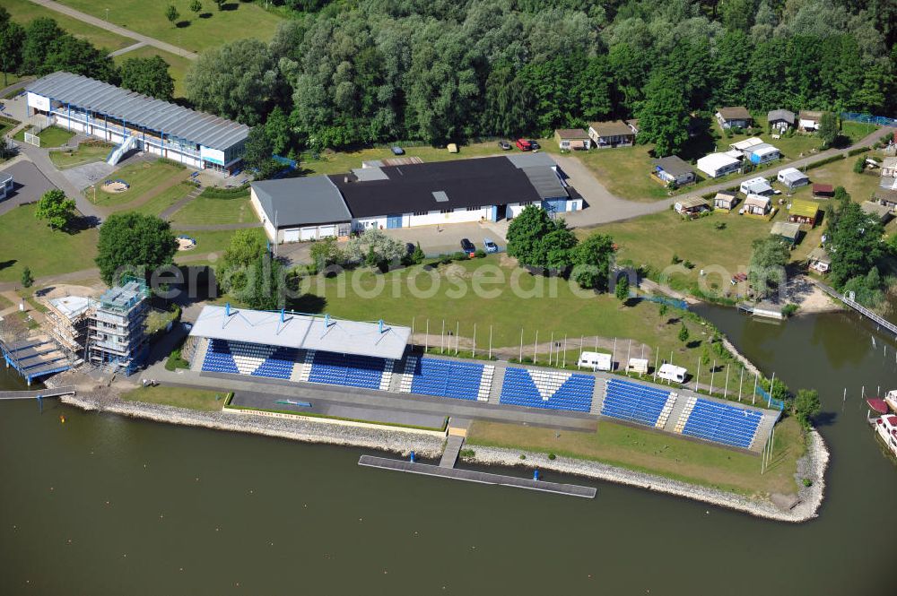 Brandenburg from above - Tribüne der Regattastrecke Beetzsee bei Brandenburg an der Havel. Die Strecke ist für Ruderboote, Kanus und Drachenboot gedacht und wird ausgebaut, damit mehr Boote zeitgleich an Wettkämpfen teilnehmen können. The terrace of the regatta course Beetzsee, which is going to be enlarged. It is meant to be used by skiffs, canoes and dragonboats.