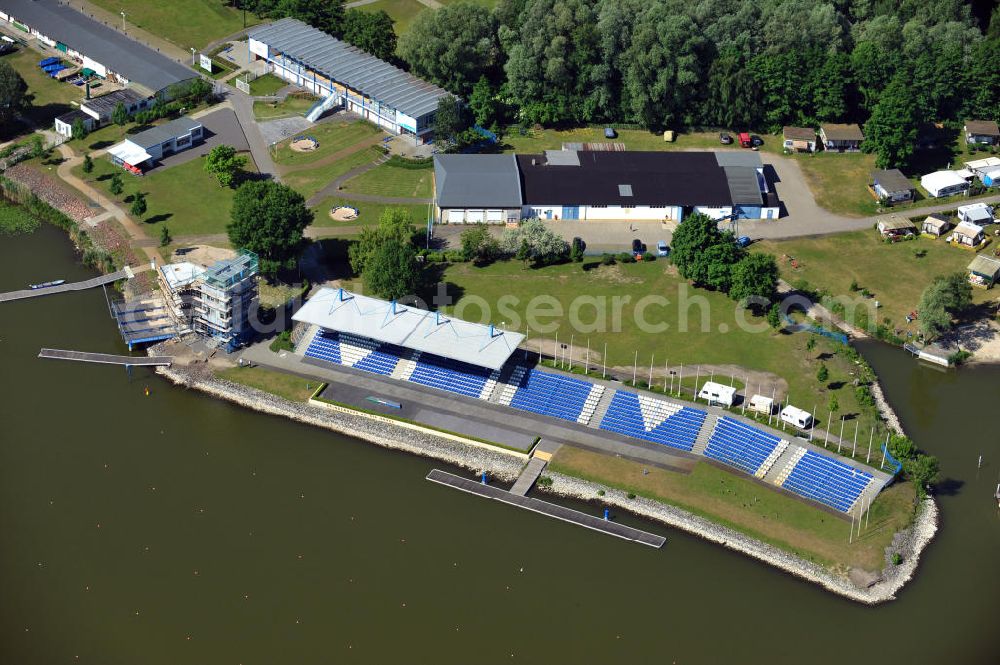 Brandenburg from the bird's eye view: Tribüne der Regattastrecke Beetzsee bei Brandenburg an der Havel. Die Strecke ist für Ruderboote, Kanus und Drachenboot gedacht und wird ausgebaut, damit mehr Boote zeitgleich an Wettkämpfen teilnehmen können. The terrace of the regatta course Beetzsee, which is going to be enlarged. It is meant to be used by skiffs, canoes and dragonboats.