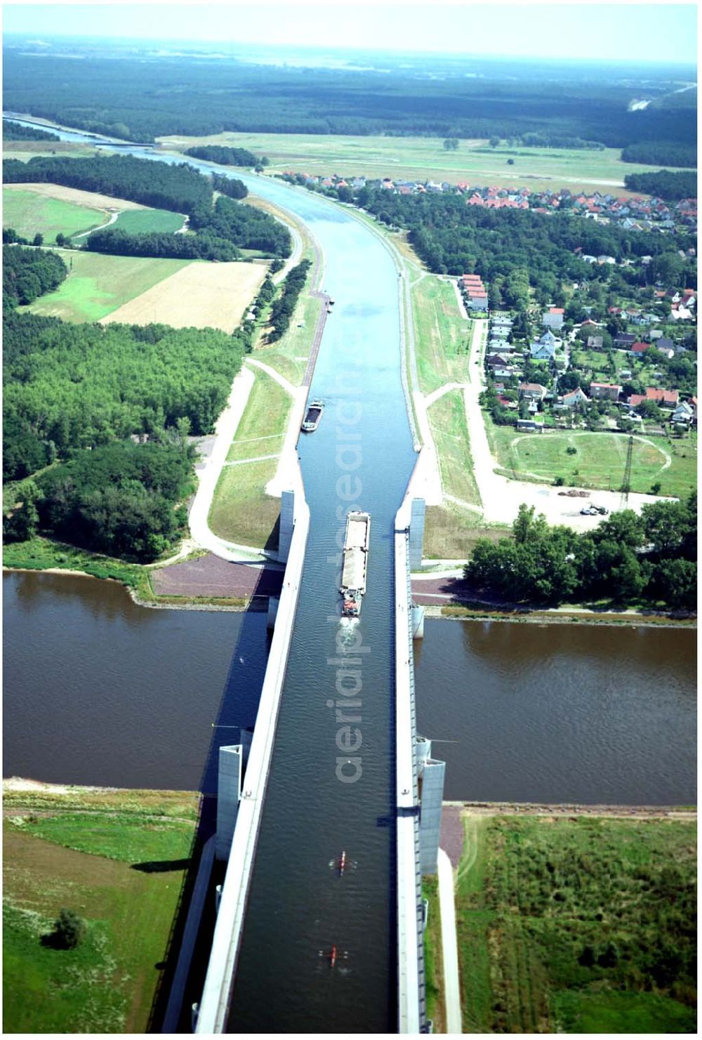 Aerial image Hohenwarthe - Trough bridge from the Mittelland Canal over the River Elbe to the Elbe-Havel Canal to the waterway intersection with MD Hohenwarthe in Saxony-Anhalt