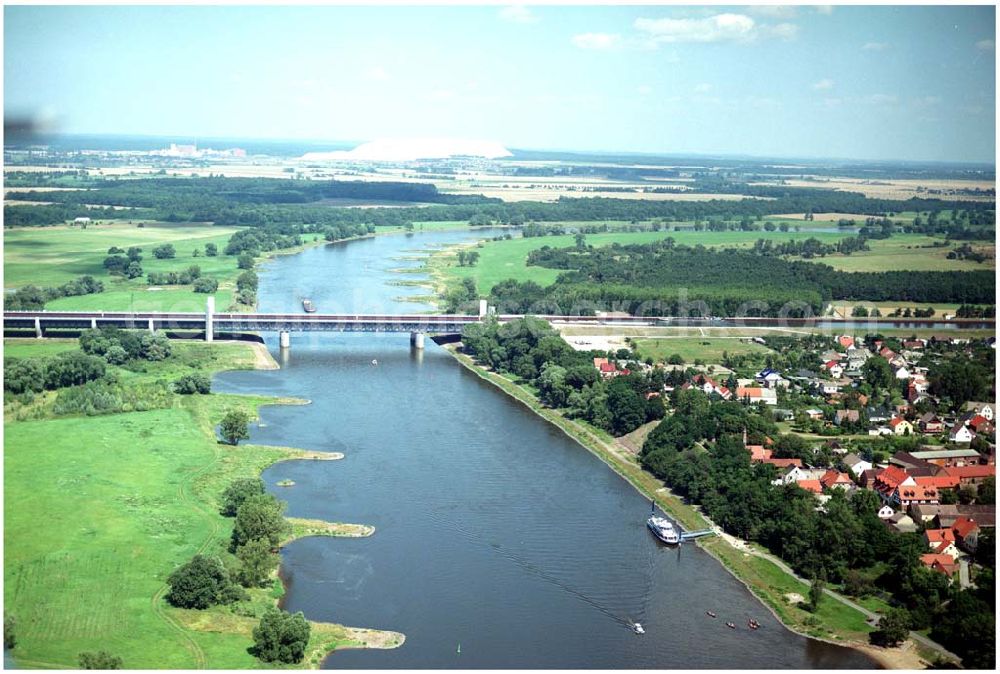 Hohenwarthe from above - Trough bridge from the Mittelland Canal over the River Elbe to the Elbe-Havel Canal to the waterway intersection with MD Hohenwarthe in Saxony-Anhalt