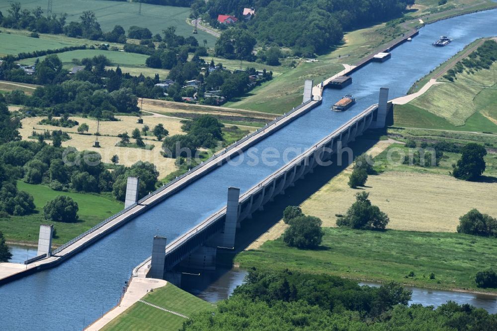 Aerial image Hohenwarthe - Trough bridge from the Mittelland Canal over the River Elbe to the Elbe-Havel Canal to the waterway intersection in Hohenwarthe in Saxony-Anhalt