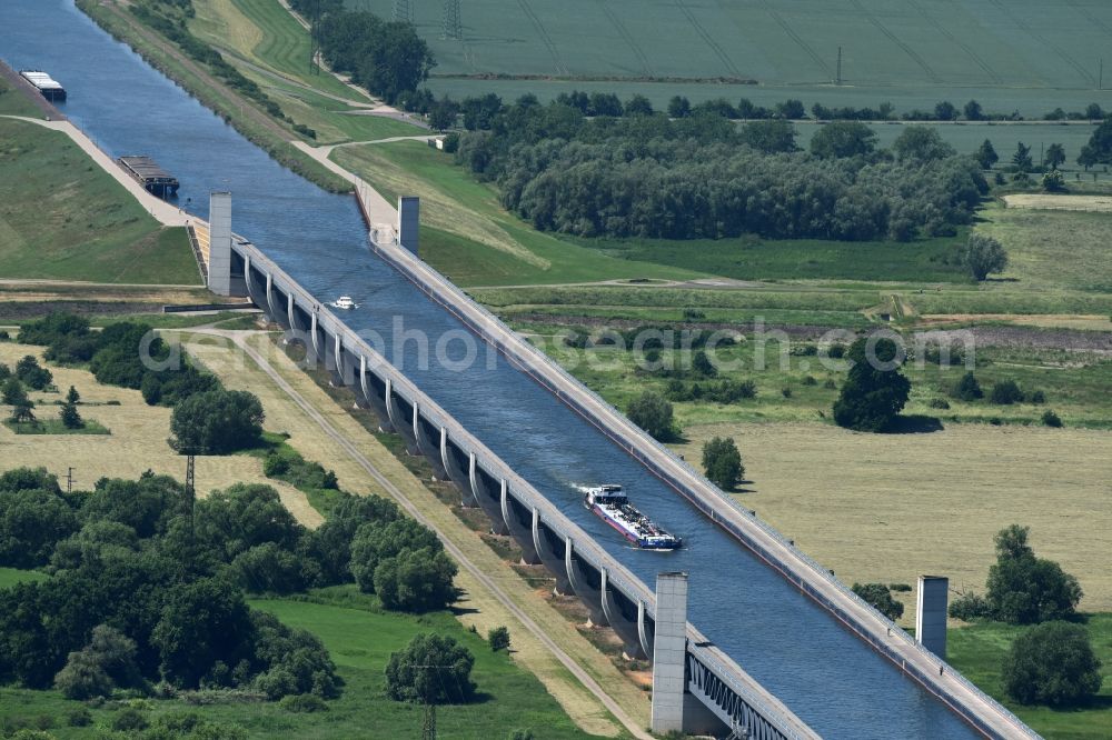 Aerial image Hohenwarthe - Trough bridge from the Mittelland Canal over the River Elbe to the Elbe-Havel Canal to the waterway intersection in Hohenwarthe in Saxony-Anhalt