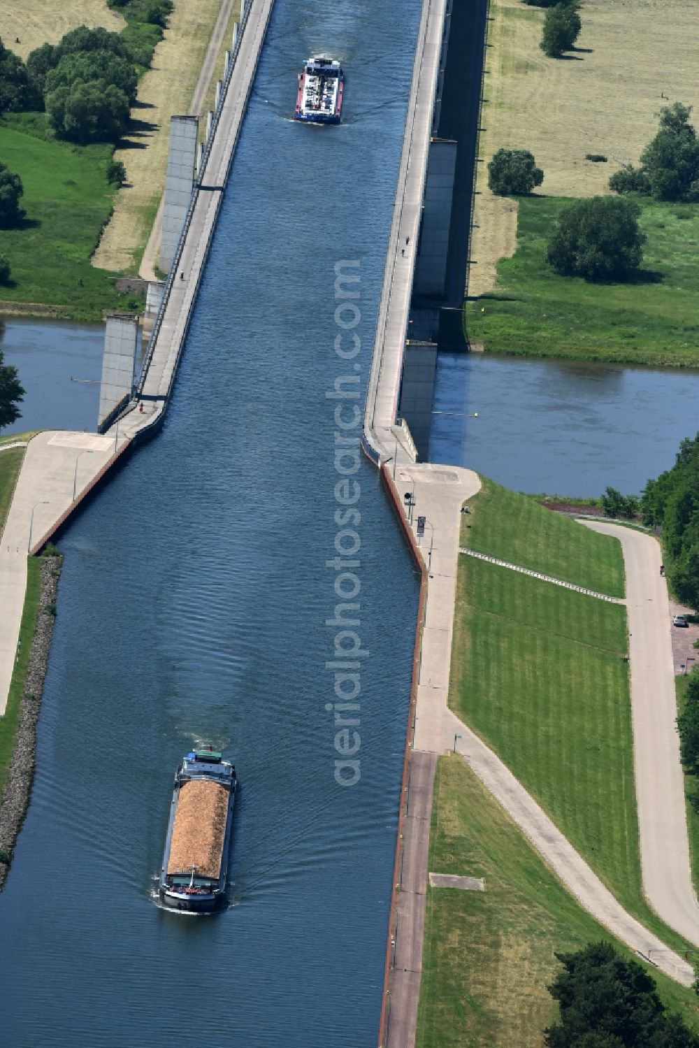 Hohenwarthe from above - Trough bridge from the Mittelland Canal over the River Elbe to the Elbe-Havel Canal to the waterway intersection in Hohenwarthe in Saxony-Anhalt