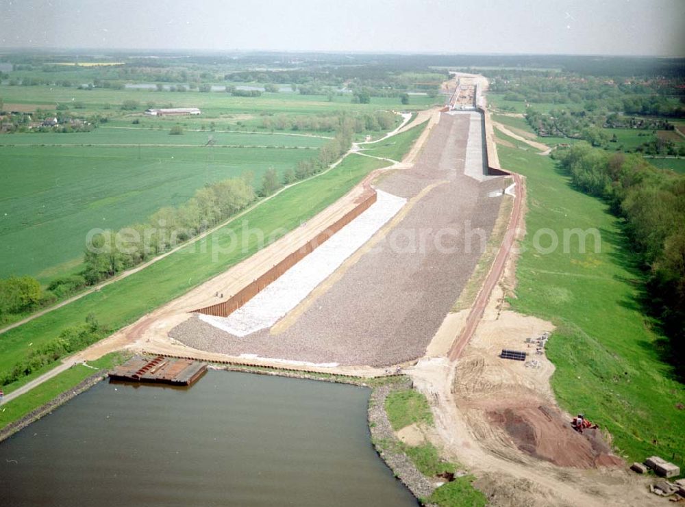 Rothensee from above - Trogbrückenzulaufbau am Wasserstraßenkreuz Magdeburg.