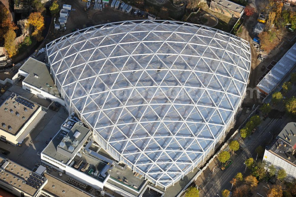 Leipzig from above - Blick auf den Neubau der Riesentropenhalle Gondwanaland im Zoo Leipzig. In der Erlebniswelt wird die Urzeit lebendig als Afrika, Südamerika und Teile Asiens noch eine gemeinsame Landmasse bildeten. Die Eröffnung ist für 2011 geplant. View of the new construction of the giant tropical hall Gondwanaland in the Leipzig Zoo. The opening is planned for 2011.