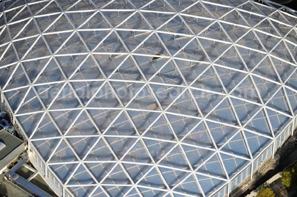 Leipzig from the bird's eye view: Blick auf den Neubau der Riesentropenhalle Gondwanaland im Zoo Leipzig. In der Erlebniswelt wird die Urzeit lebendig als Afrika, Südamerika und Teile Asiens noch eine gemeinsame Landmasse bildeten. Die Eröffnung ist für 2011 geplant. View of the new construction of the giant tropical hall Gondwanaland in the Leipzig Zoo. The opening is planned for 2011.