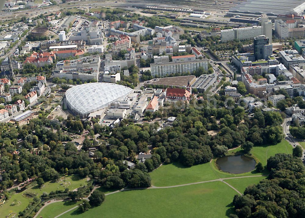 Leipzig from above - Blick auf den Neubau der Riesentropenhalle Gondwanaland im Zoo Leipzig. In der Erlebniswelt wird die Urzeit lebendig als Afrika, Südamerika und Teile Asiens noch eine gemeinsame Landmasse bildeten. Die Eröffnung ist für 2011 geplant. View of the new construction of the giant tropical hall Gondwanaland in the Leipzig Zoo. The opening is planned for 2011.