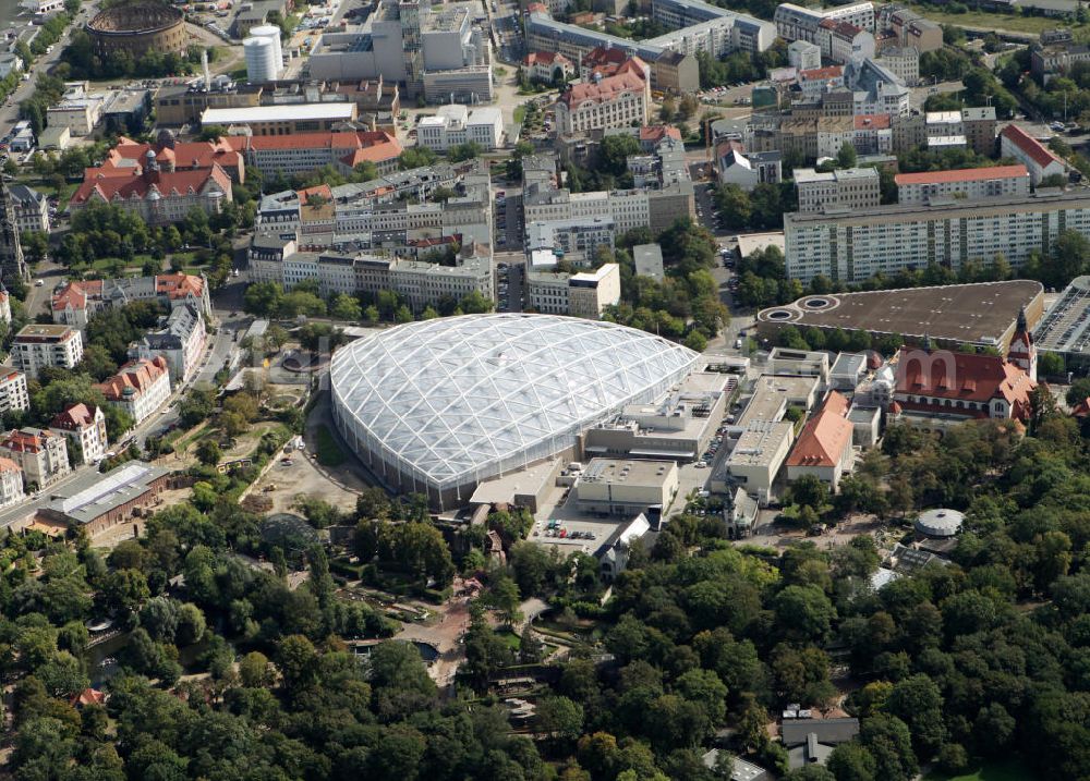 Leipzig from the bird's eye view: Blick auf den Neubau der Riesentropenhalle Gondwanaland im Zoo Leipzig. In der Erlebniswelt wird die Urzeit lebendig als Afrika, Südamerika und Teile Asiens noch eine gemeinsame Landmasse bildeten. Die Eröffnung ist für 2011 geplant. View of the new construction of the giant tropical hall Gondwanaland in the Leipzig Zoo. The opening is planned for 2011.