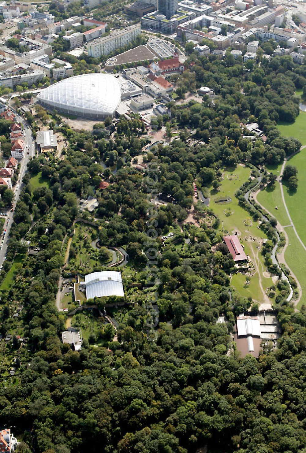 Leipzig from above - Blick auf den Neubau der Riesentropenhalle Gondwanaland im Zoo Leipzig. In der Erlebniswelt wird die Urzeit lebendig als Afrika, Südamerika und Teile Asiens noch eine gemeinsame Landmasse bildeten. Die Eröffnung ist für 2011 geplant. View of the new construction of the giant tropical hall Gondwanaland in the Leipzig Zoo. The opening is planned for 2011.