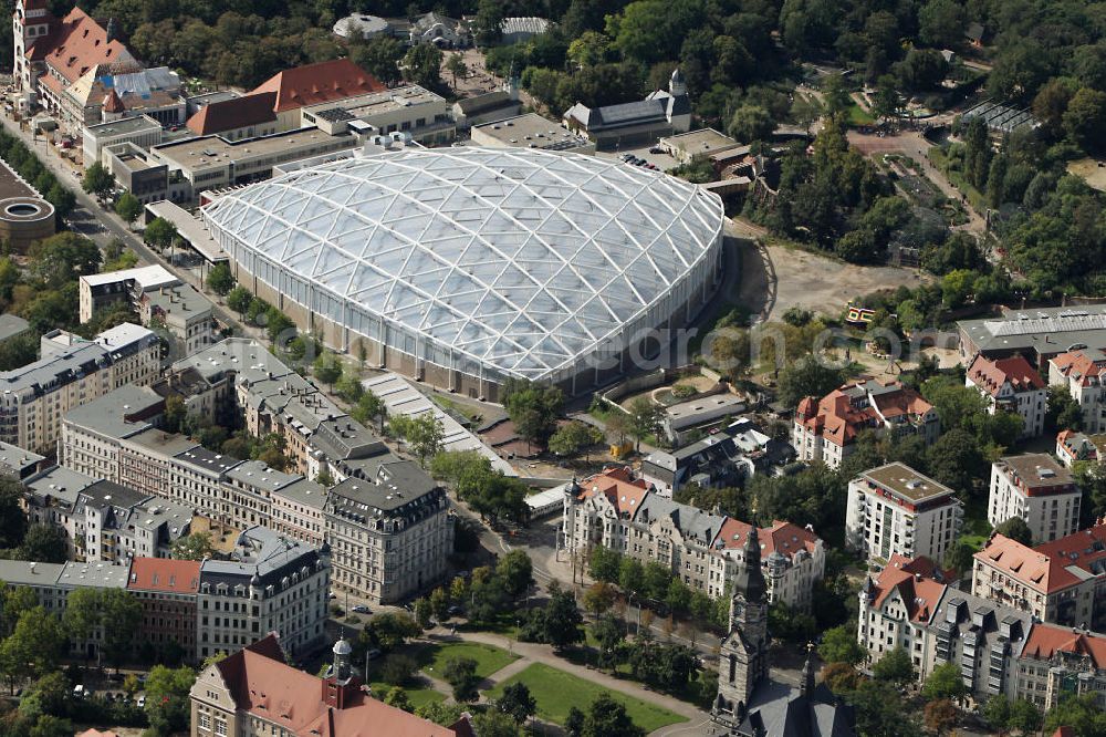 Aerial image Leipzig - Blick auf den Neubau der Riesentropenhalle Gondwanaland im Zoo Leipzig. In der Erlebniswelt wird die Urzeit lebendig als Afrika, Südamerika und Teile Asiens noch eine gemeinsame Landmasse bildeten. Die Eröffnung ist für 2011 geplant. View of the new construction of the giant tropical hall Gondwanaland in the Leipzig Zoo. The opening is planned for 2011.