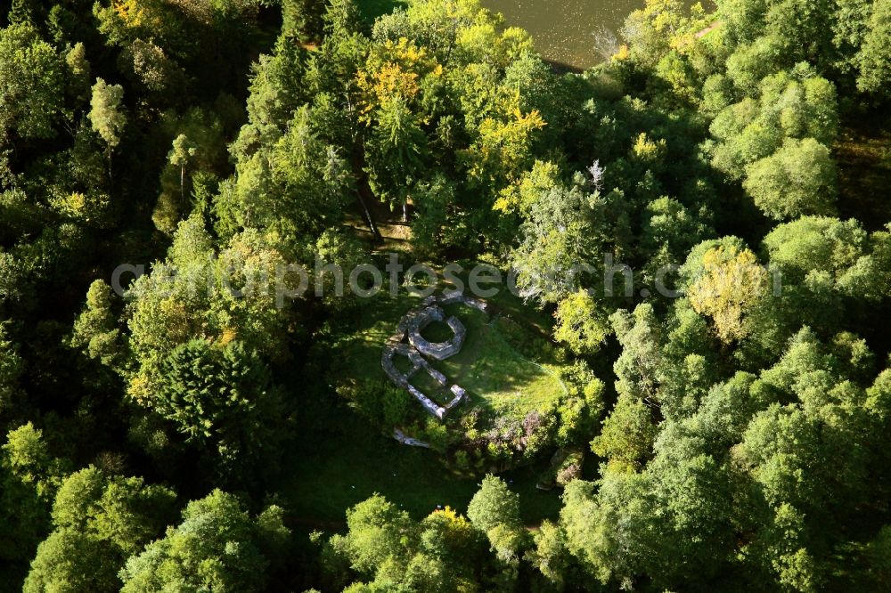 Homburg from above - Tschifflik Pavillon in the Karlslust Garden and Park in Homburg in the state of Saarland. The Karlslust is the park and garden of the former castle Karlsberg of which only ruins remain. The use and purpose of the Big Cascade is unknown