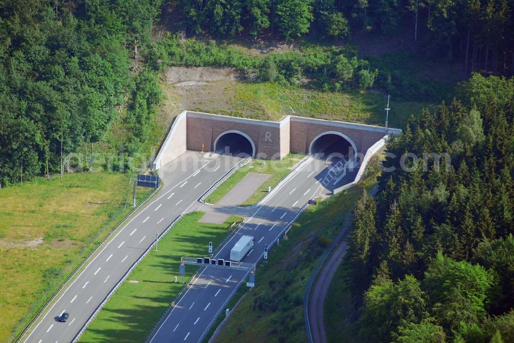 Zella-Mehlis from the bird's eye view: Blick auf den Tunnel Berg Bock - mit 2738 m der drittlängste zweiröhrige Straßentunnel Deutschlands. Er ist Teil der Autobahn A 71, zwischen der Anschlussstelle Suhl/Zella-Mehlis und dem Autobahndreieck Suhl, unterquert er den Berg Glaskopf (709 m), dessen Nebenberg (681 m) Bock genannt wird. Glaskopf und Bock gehören zu dem zwischen Zella-Mehlis und Suhl gelegenen Höhenzug Domberg-Schwarzer Kopf.