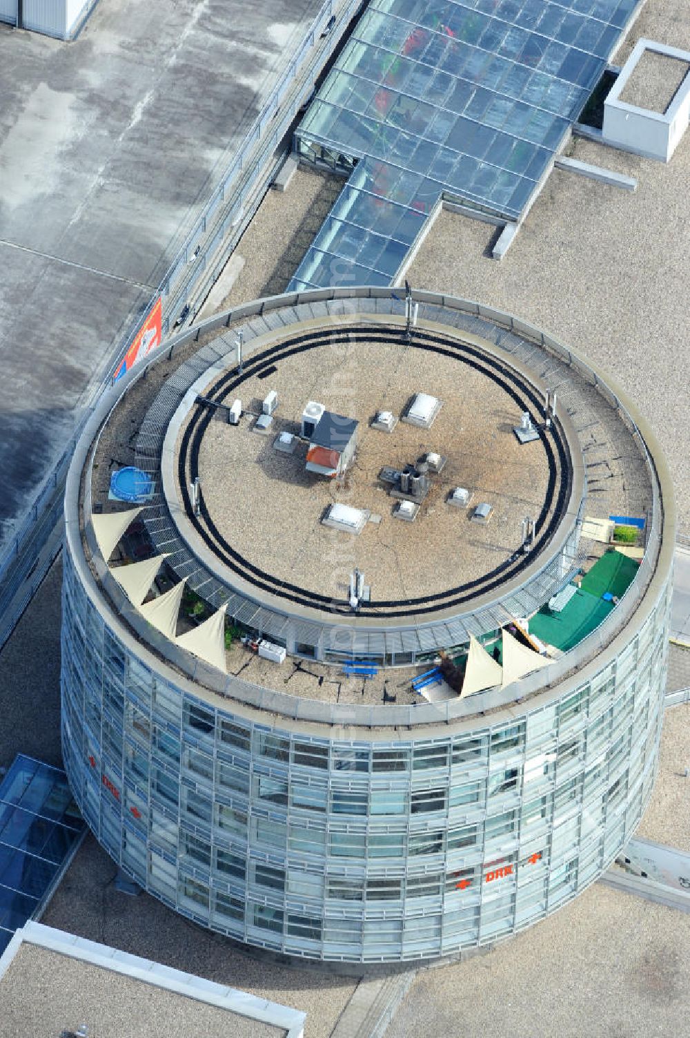 Bernau from the bird's eye view: Blick auf den Turm der Bahnhofspassagen der Peter Fritz Immobilien GbR mbH in Bernau. View of the tower of the station passages in Bernau.