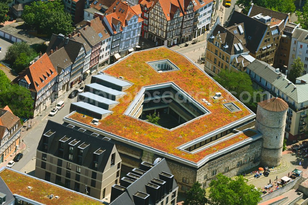 Hannover from above - Tower building Beguine Tower with the Historical Museum by the architect Dieter Osterlen with the remainder of the former, historical city wall on Pferdestrasse in the Mitte district of Hanover in the state of Lower Saxony, Germany