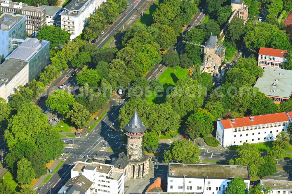 Aerial photograph Köln - Tower building Blaue Funken Turm (Sachsenturm) remains of the former, historic city wall on the street Blaue-Funken-Weg in the Altstadt district of Cologne in the federal state of North Rhine-Westphalia, Germany