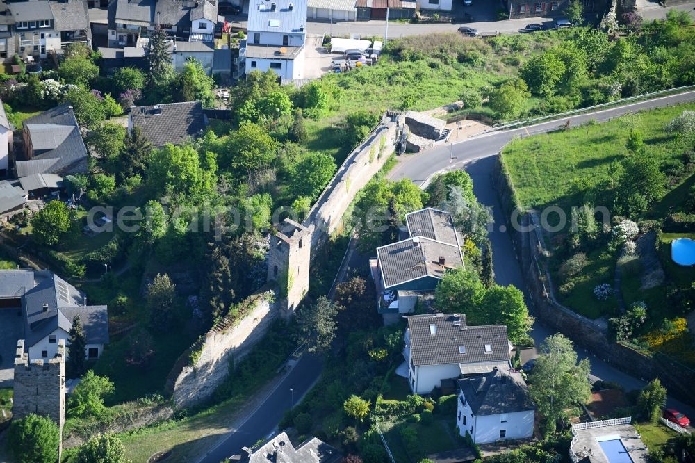 Aerial photograph Oberwesel - Tower building rest of the former historic city walls in Oberwesel in the state Rhineland-Palatinate, Germany