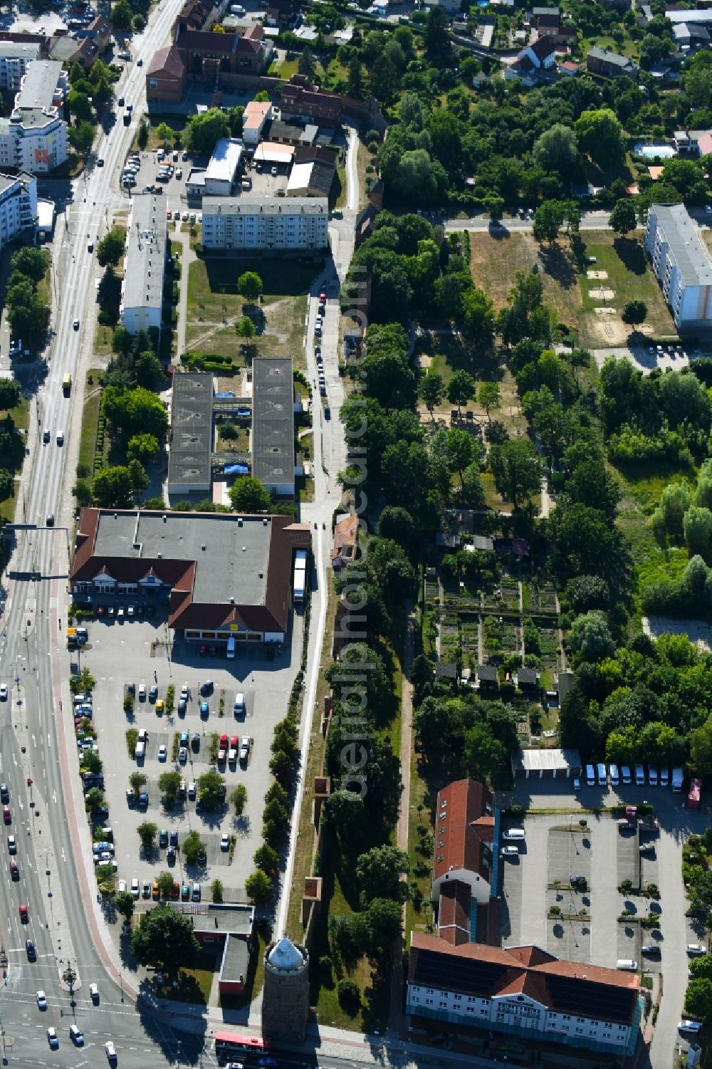 Aerial photograph Prenzlau - Tower building Stettiner Tor on Stettiner Strasse the rest of the former historic city walls in Prenzlau in the state Brandenburg, Germany