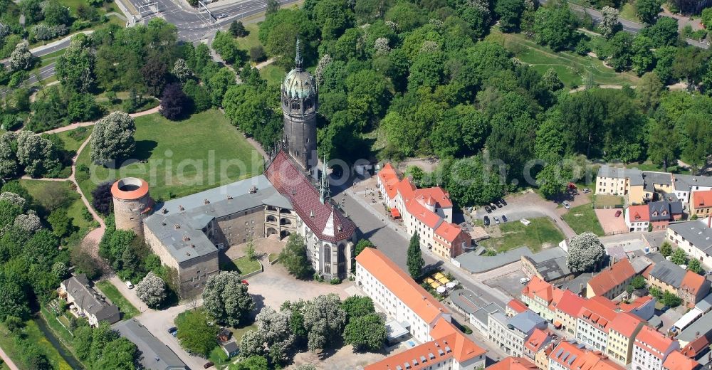 Aerial photograph Lutherstadt Wittenberg - Castle church of Wittenberg with Gothic tower at the west end of the town is a UNESCO World Heritage Site