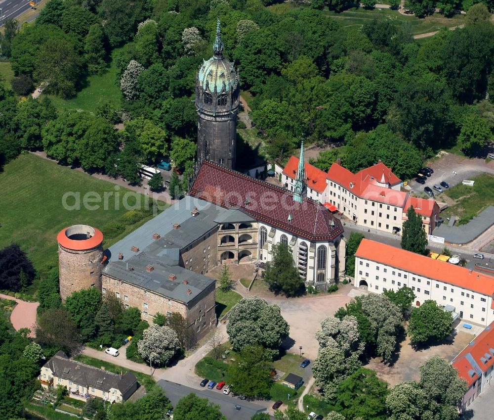 Aerial photograph Lutherstadt Wittenberg - Castle church of Wittenberg with Gothic tower at the west end of the town is a UNESCO World Heritage Site