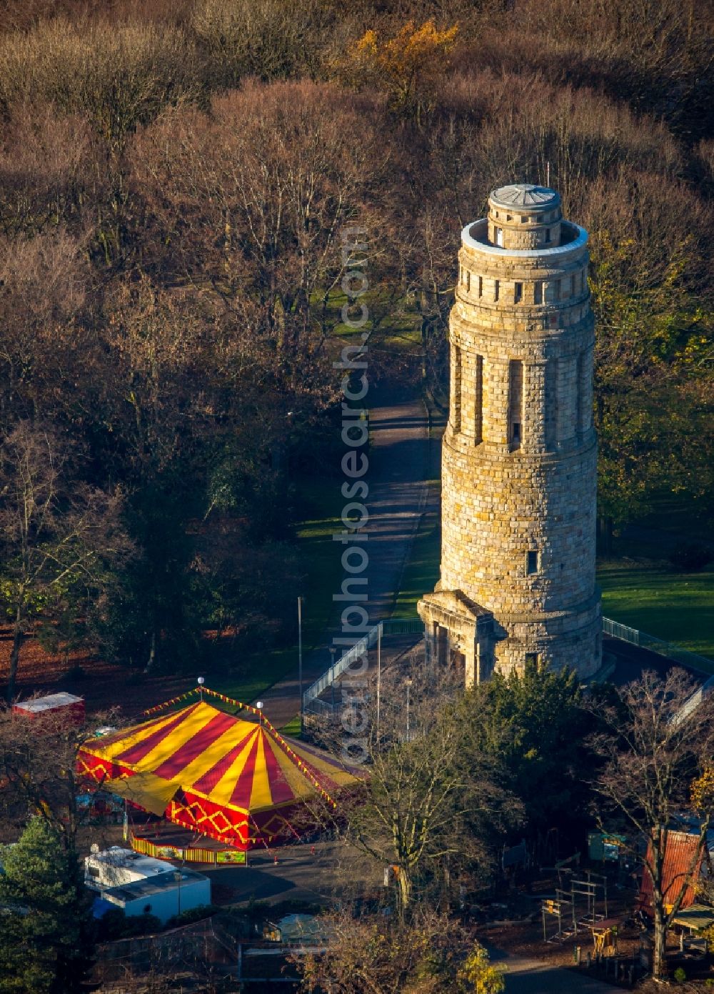 Aerial photograph Bochum - Tower building of the Bismarck tower - observation tower in Bochum in the state North Rhine-Westphalia