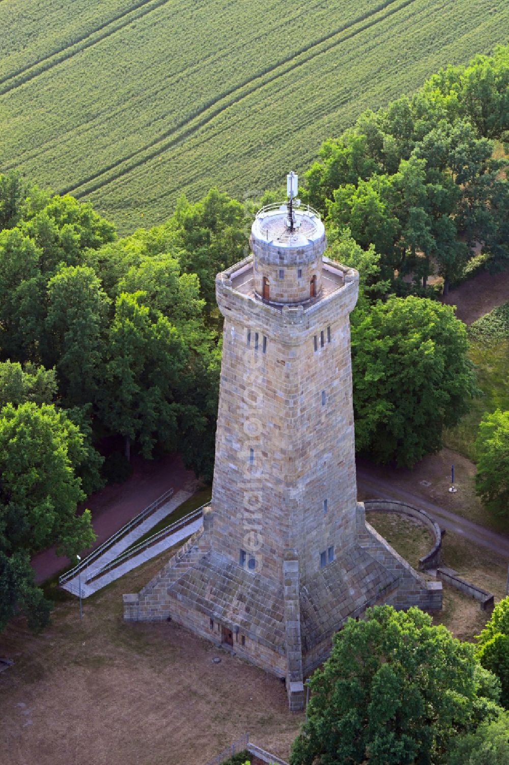 Glauchau from the bird's eye view: Tower building of the Bismarck tower - observation tower on street Alte Lungwitzer Strasse in the district Rothenbach in Glauchau in the state Saxony, Germany