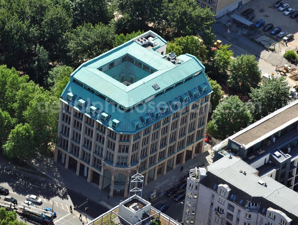 Berlin Mitte from the bird's eye view: Das ehemalige Damenmodehaus Kersten und Tuteur, heute Tuteur Haus, in der Leipziger Straße/ Ecke Charlottenstraße in Berlin-Mitte. Das Bauwerk wurde bereits im Jahr 1886 als Geschäftshaus Ullmann erbaut und dient als Sitz von Unternehmen wie BWP Marketing & Service GmbH und TUTEUR HAUS GMBH & CO. KG. Das Haus steht heute unter Denkmalschutz. Vermietung durch AENGEVELT Immobilien. The former Ladies Fashion House Kersten und Tuteur, now called Tuteur House, at Leipziger Straße in Berlin-Mitte.The building was built already in the year 1886 as firm Ullmann and serves as seat of enterprises such as BWP marketing & Service GmbH, TUTEUR HOUSE GmbH & CO. Kg. The house stands today under monument protection.