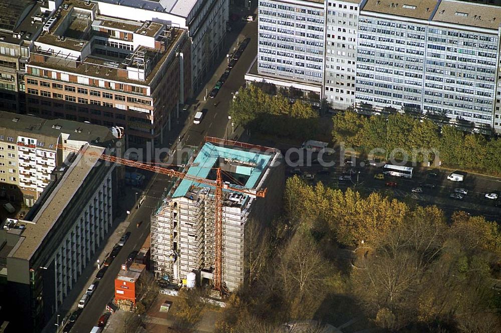 Berlin Mitte from the bird's eye view: 11.11.2003 Tuteurhaus Rekonstruktion des Architekt Motesius Leipziger Strasse, Ecke Charlottenstrasse Patzschke & Partner Architekten Am Bahnhof Grunewald 10 D - 14 193 Berlin Tel.: +49 (0)30 - 892 10 92 Fax.: +49 (0)30 - 893 14 69 E-Mail: patzschke@patzschke-architektur.de