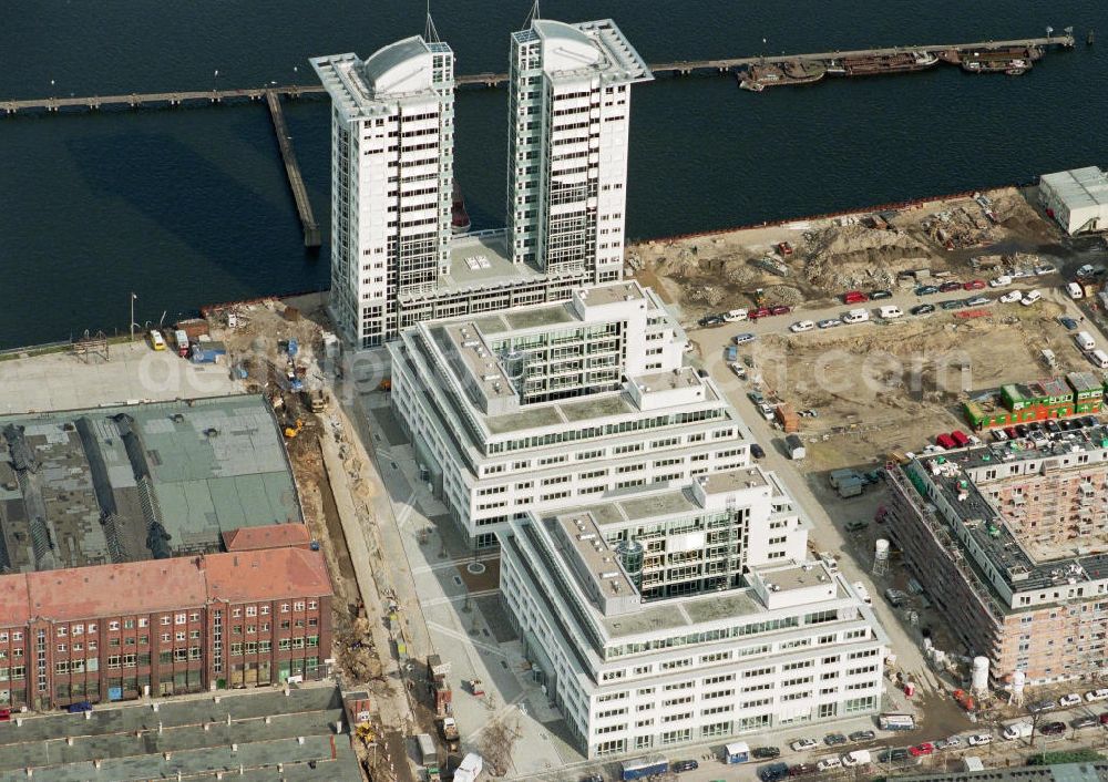 Berlin - Treptow from above - Twin-Towers-Bürohausbau in Berlin-Treptow.