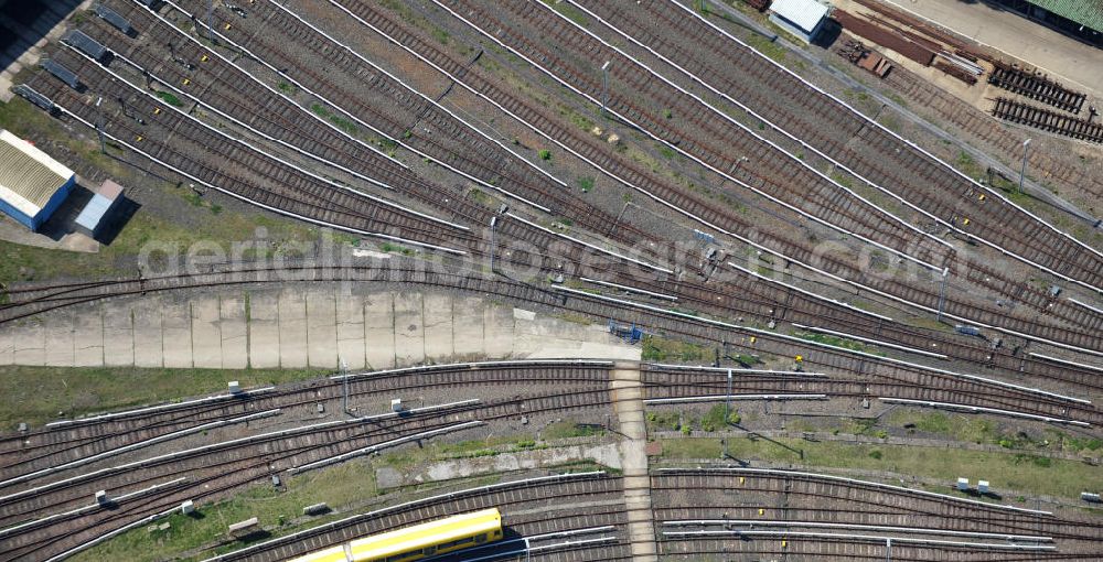 Aerial image Berlin-Friedrichsfelde - Gleisanlagen der U-Bahn Betriebswerkstatt Friedrichsfelde in Lichtenberg. Underground rail systems operating workshop Friedrichsfelde in Lichtenberg.