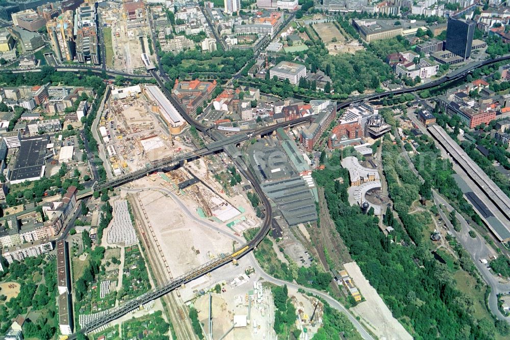 Berlin from the bird's eye view: View of aboveground metro station Gleisdreieck in Berlin - Kreuzberg. The area surrounding the railway station was developed into a city park