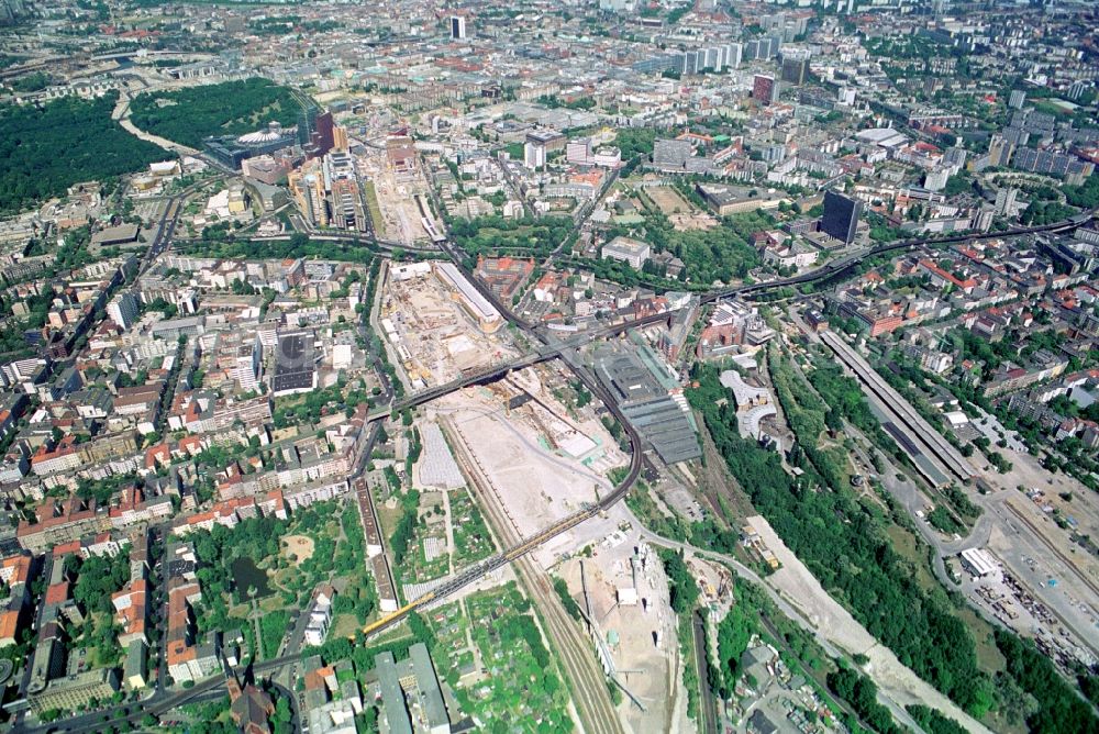 Aerial image Berlin - View of aboveground metro station Gleisdreieck in Berlin - Kreuzberg. The area surrounding the railway station was developed into a city park