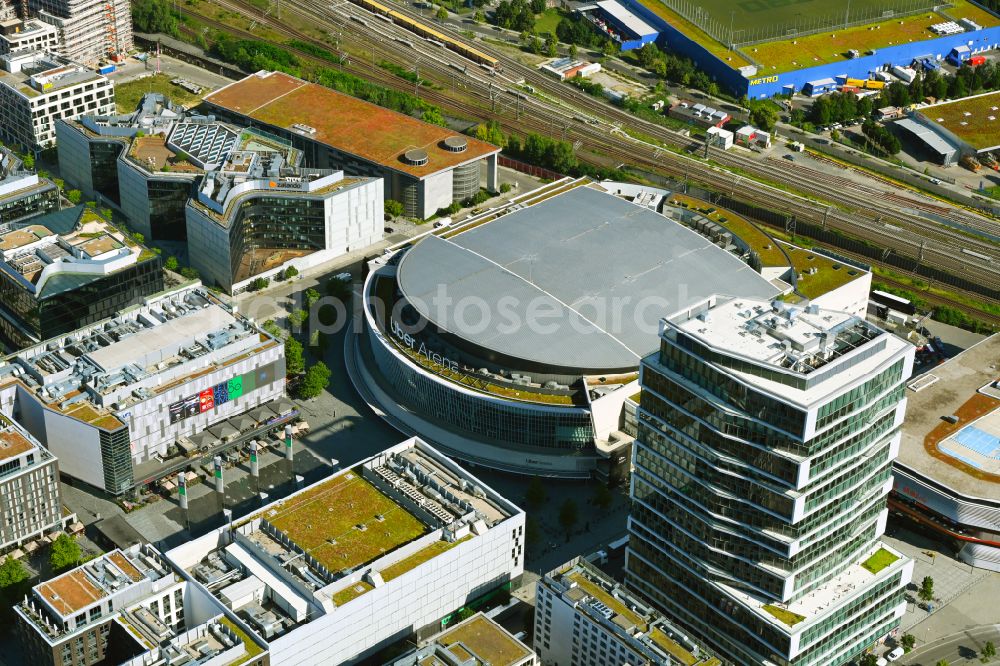 Aerial photograph Berlin - Event hall Uber Arena at Uber Platz in the Friedrichshain district of Berlin. The former o2 World or Mercedes-Benz Arena is located in the Anschutz area of the Anschutz Entertainment Group (AEG)