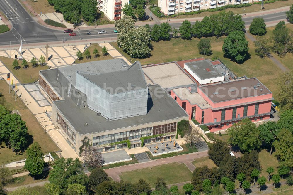 Aerial photograph Schwedt - Blick auf die Uckermärkischen Bühnen Schwedt am Europäischen Hugenottenpark in Schwedt an der Oder. Schwedt liegt im Landkreis Uckermark in Brandenburg an der Grenze zu Polen. Das Kulturhaus Schwedt entstand 1978 und fusionierte 1990 mit dem Intimen Theater zu den Uckermärkischen Bühnen Schwedt. Kontakt: Uckermärkische Bühnen Schwedt, Tel. +49 (0) 33 32 53 80,