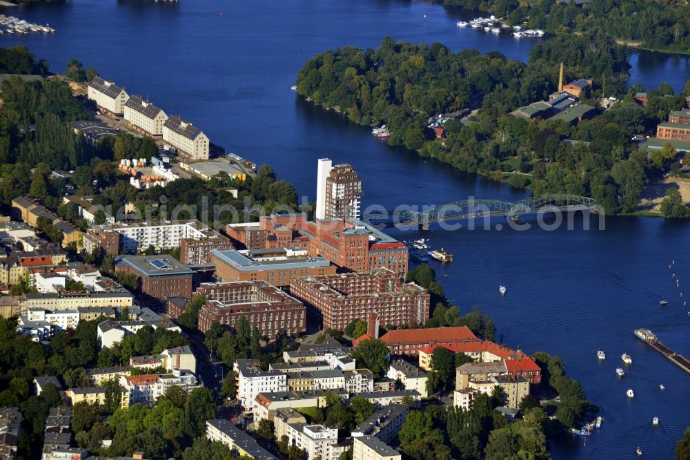 Berlin OT Hakenfelde from the bird's eye view: View of the bank of the Havel in the district of Hakenfelde in Berlin