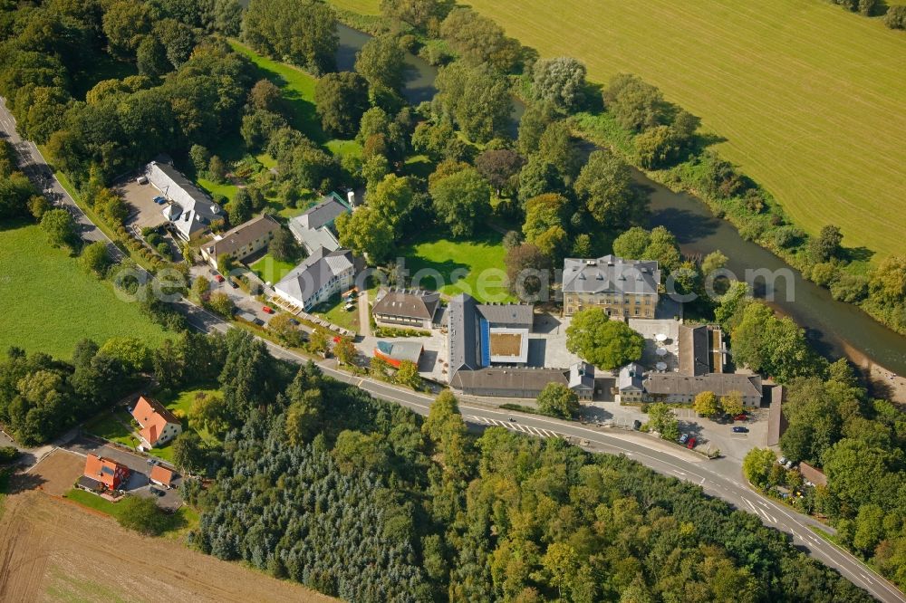 Aerial image Schwerte OT Villigst - View of the bank of the Ruhr in the district of Villigst in Schwerte in the state of North Rhine-Westphalia