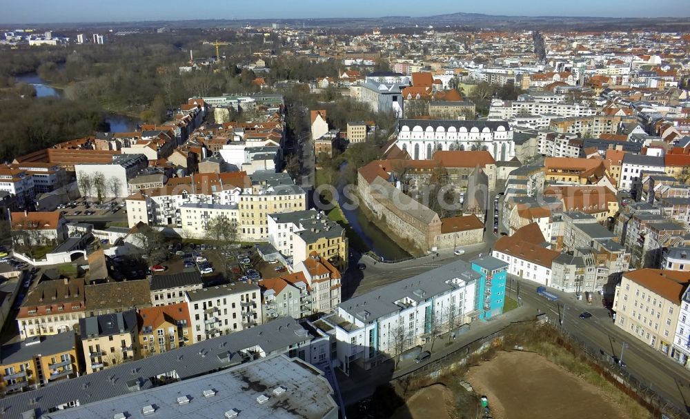 Aerial image Halle ( Saale ) - View of the bank of the Saale in Halle in the state Saxony-Anhalt