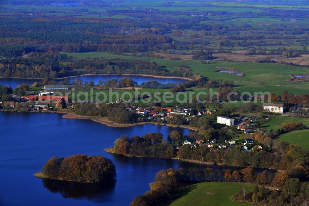 Aerial image Temmen-Ringenwalde - View of the bank of the lake Duestersee in Temmen-Ringenwalde in the state Brandenburg