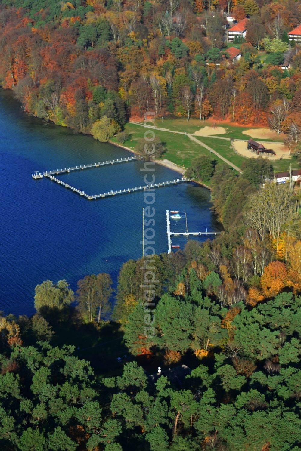 Aerial image Joachimsthal - View of the bank of the lake Werbellinsee in Joachimsthal in the state Brandenburg