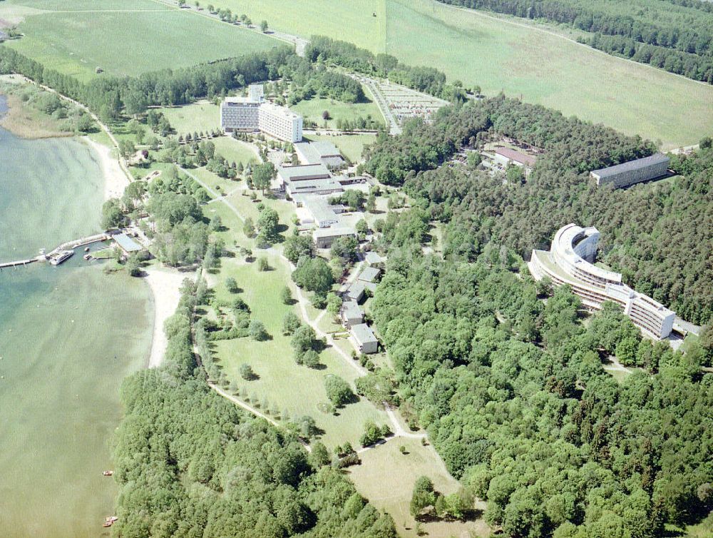 Klink / MV from above - Uferbereich der Müritz bei Klink mit Hotelneubauten und der Müritz Klinik (rechts im Bild) in Klink..